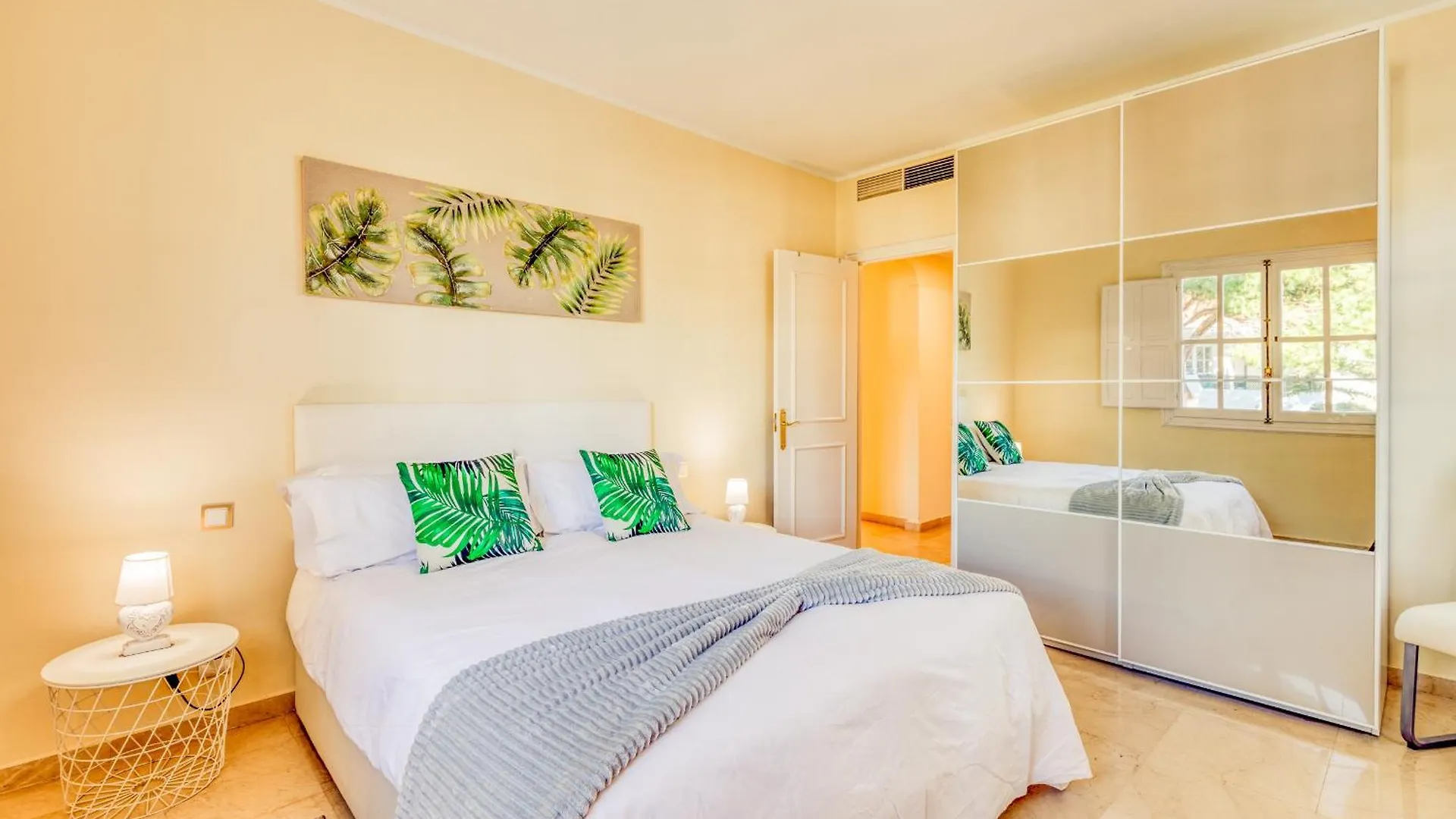 Life El Presidente Penthouse Pool View Apartment Estepona Spain