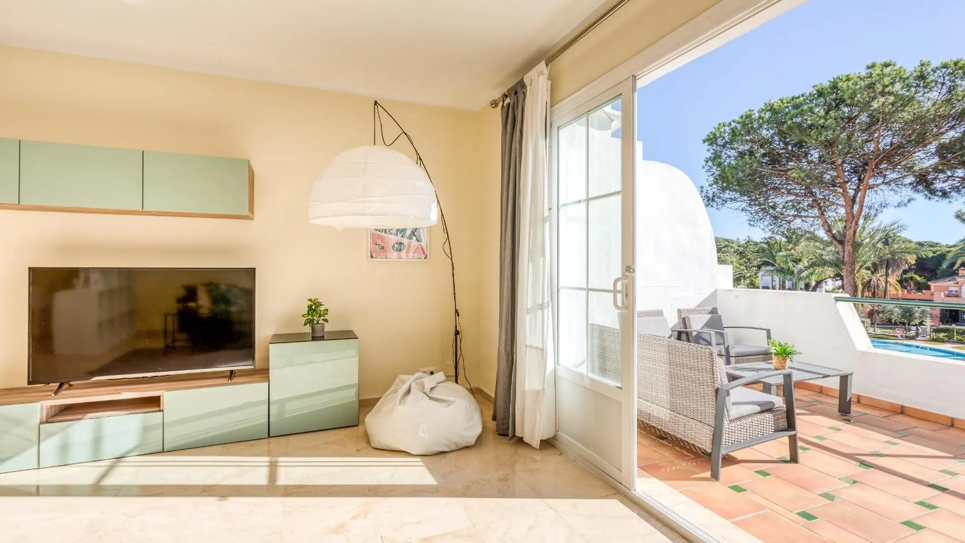 Life El Presidente Penthouse Pool View Apartment Estepona