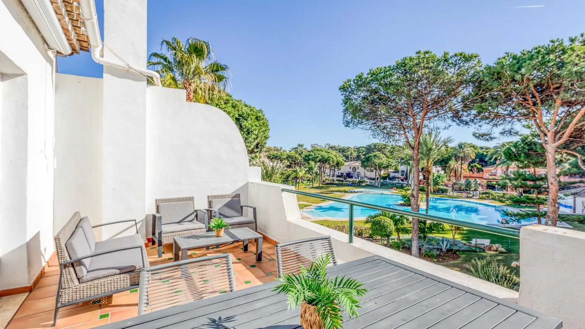Life El Presidente Penthouse Pool View Apartment Estepona