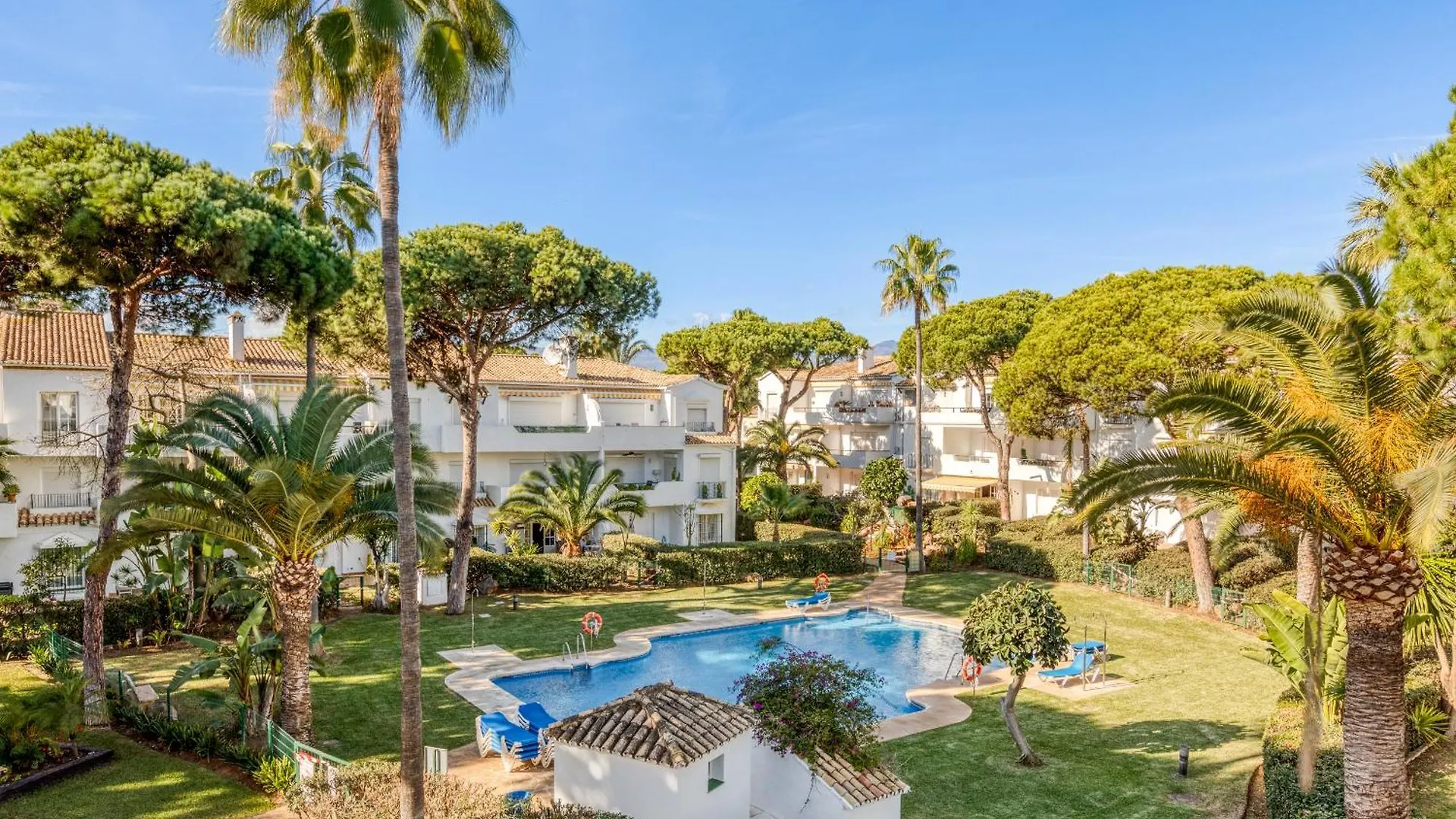 Life El Presidente Penthouse Pool View Apartment Estepona Spain